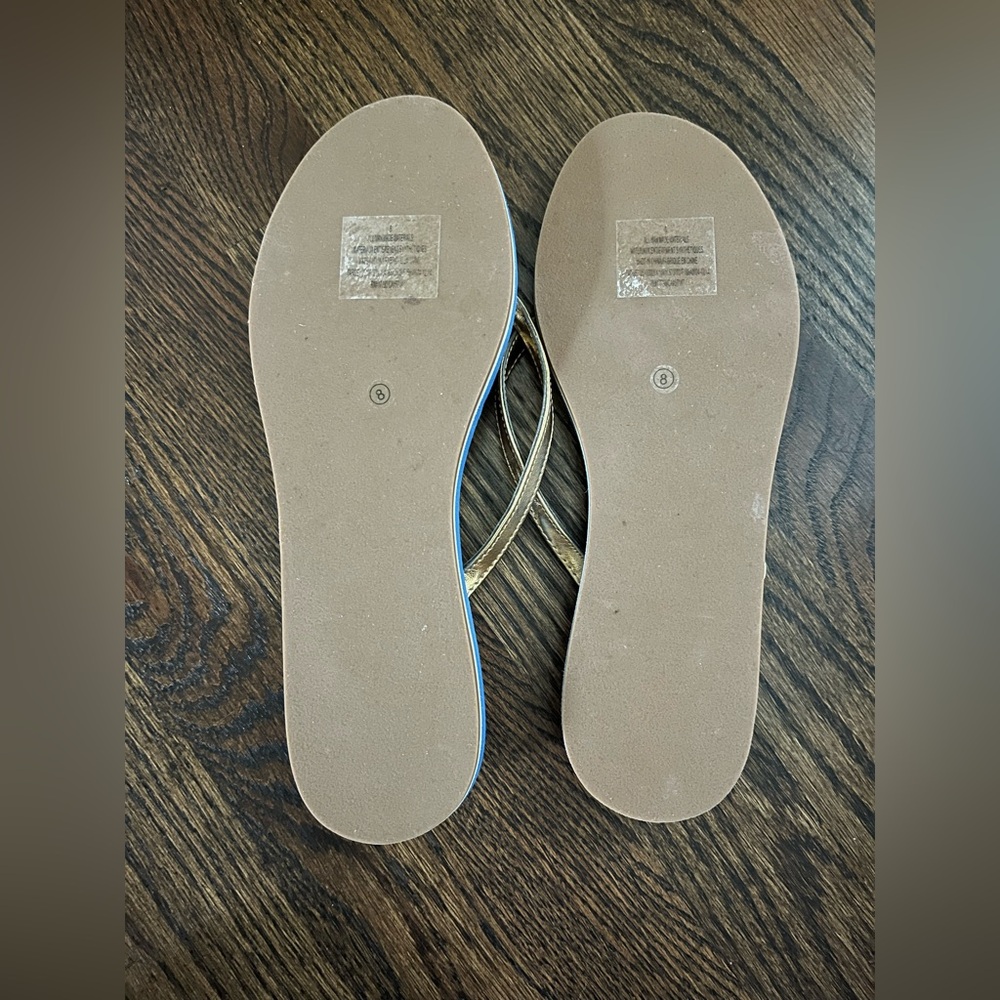 Lilly Pulitzer for Target Flip Flops with Gold Straps NWOT - Picture 2 of 2